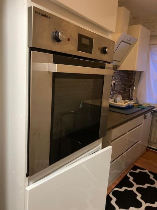 Toll Apartment Am Rhein Netflix Internet 1000 Mbits, Free Parking Duisburg Bagian luar foto