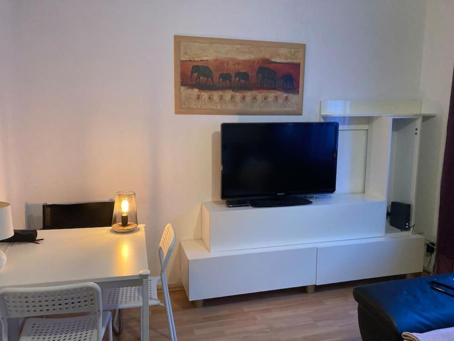 Toll Apartment Am Rhein Netflix Internet 1000 Mbits, Free Parking Duisburg Bagian luar foto